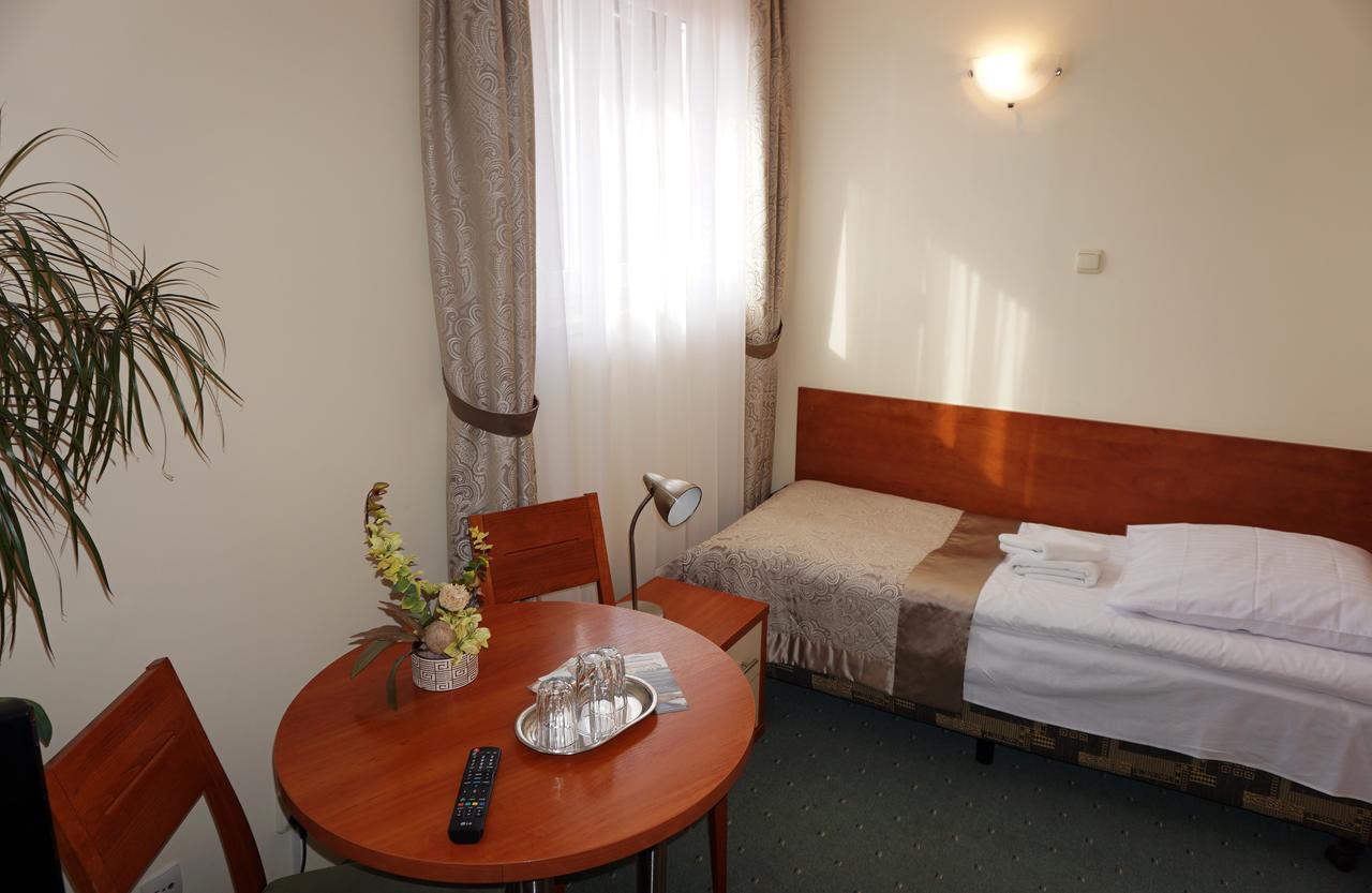 Pod Szczesliwa Gwiazda Hotell Cekanowo Eksteriør bilde